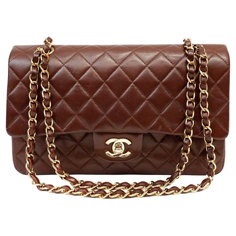 chanel ijs|Chanel lambskin bag.